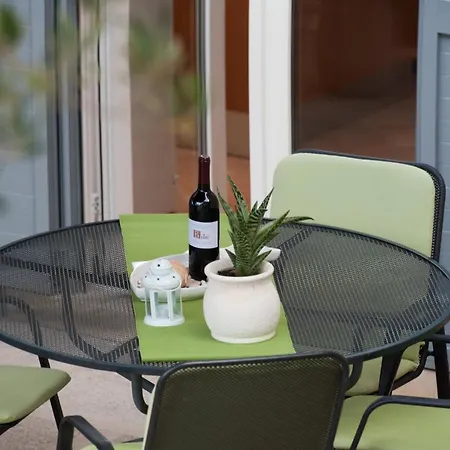 Apartment Franka With Swimming Pool