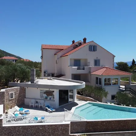 Apartment Franka With Swimming Pool Bol