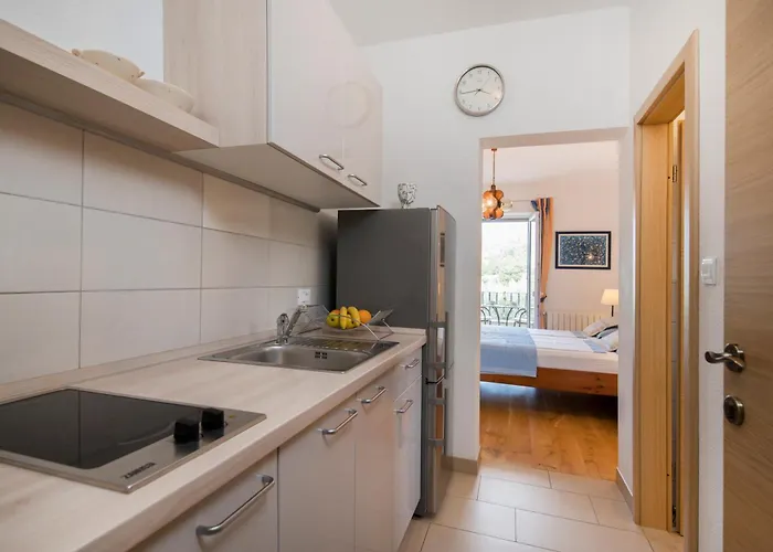Franka With Swimming Pool * Bol