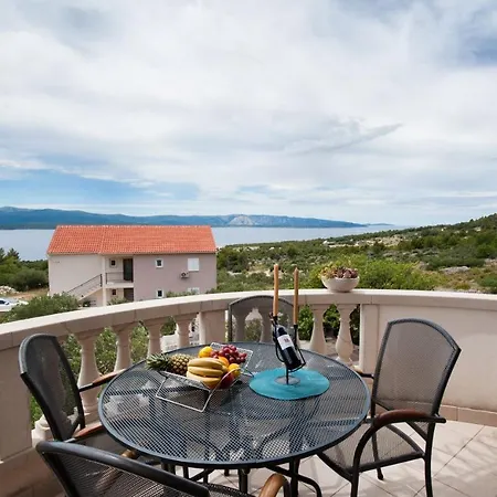 Apartmán Franka With Swimming Pool