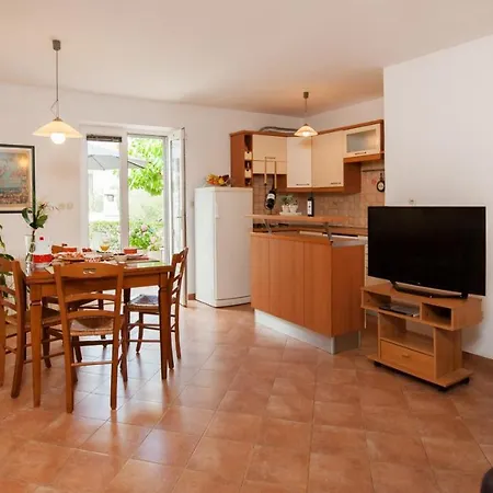 Apartmán Franka With Swimming Pool *