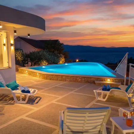 Franka With Swimming Pool 公寓 *