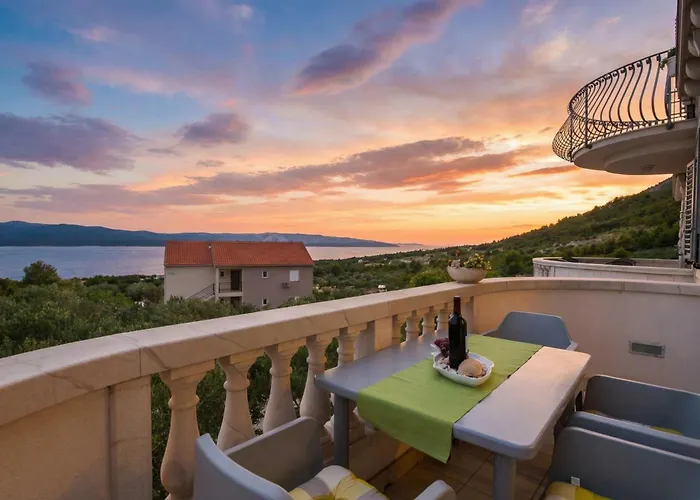 公寓 Franka With Swimming Pool